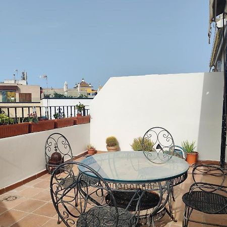 Lovely 1-Bedroom Loft With Terrace. Amazing View. Sevilla Bagian luar foto