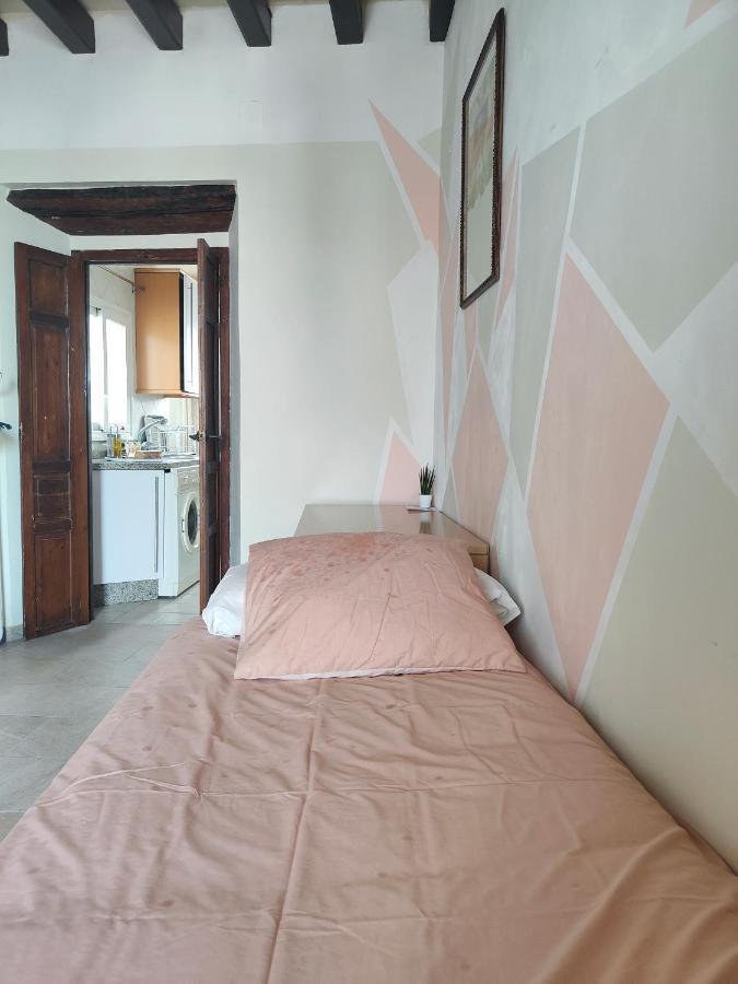 Lovely 1-Bedroom Loft With Terrace. Amazing View. Sevilla Bagian luar foto