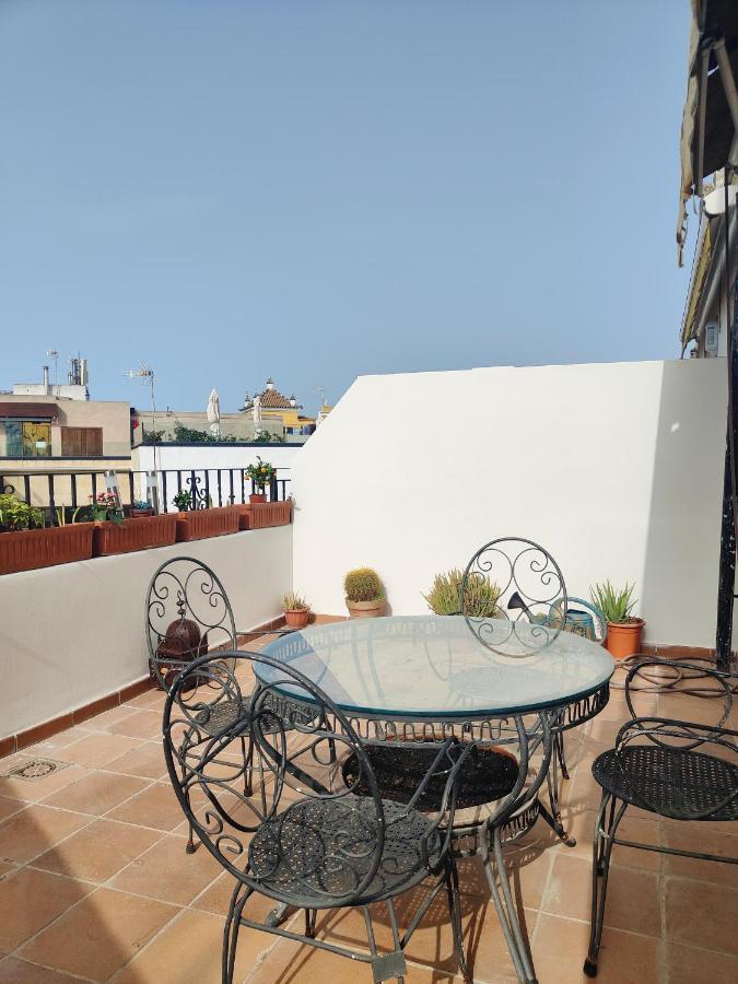 Lovely 1-Bedroom Loft With Terrace. Amazing View. Sevilla Bagian luar foto
